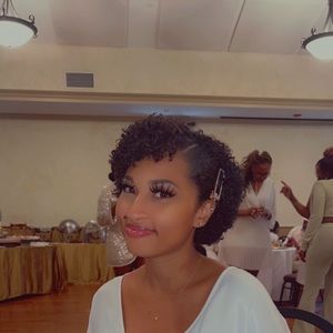 Meet your Posher, Sydnee